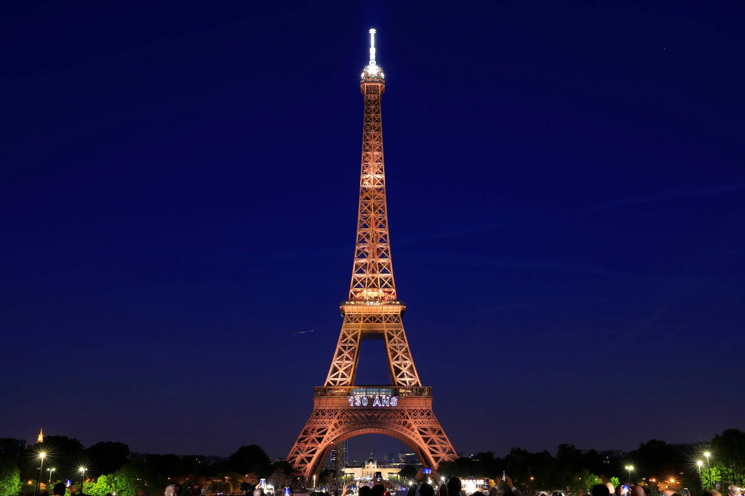 Torre Eiffel: história, altura, curiosidades - Brasil Escola